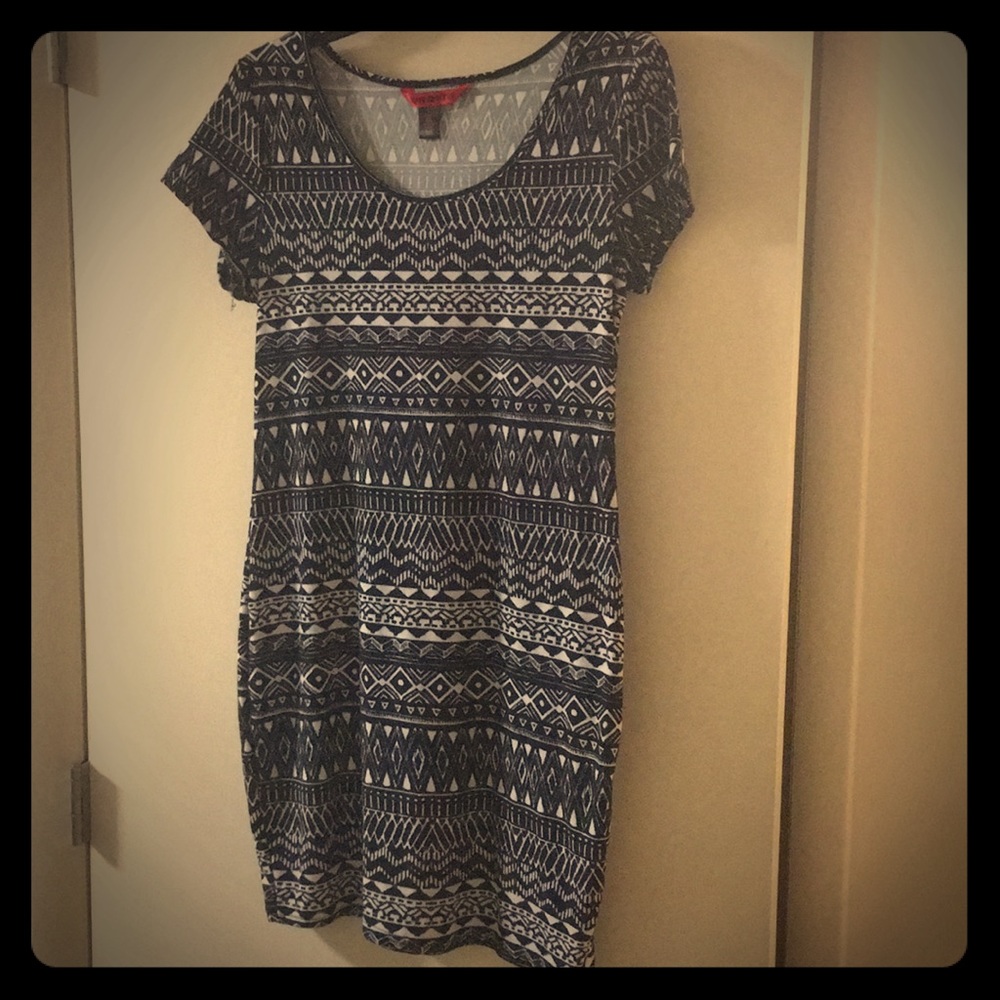 Bodycon tribal print dress